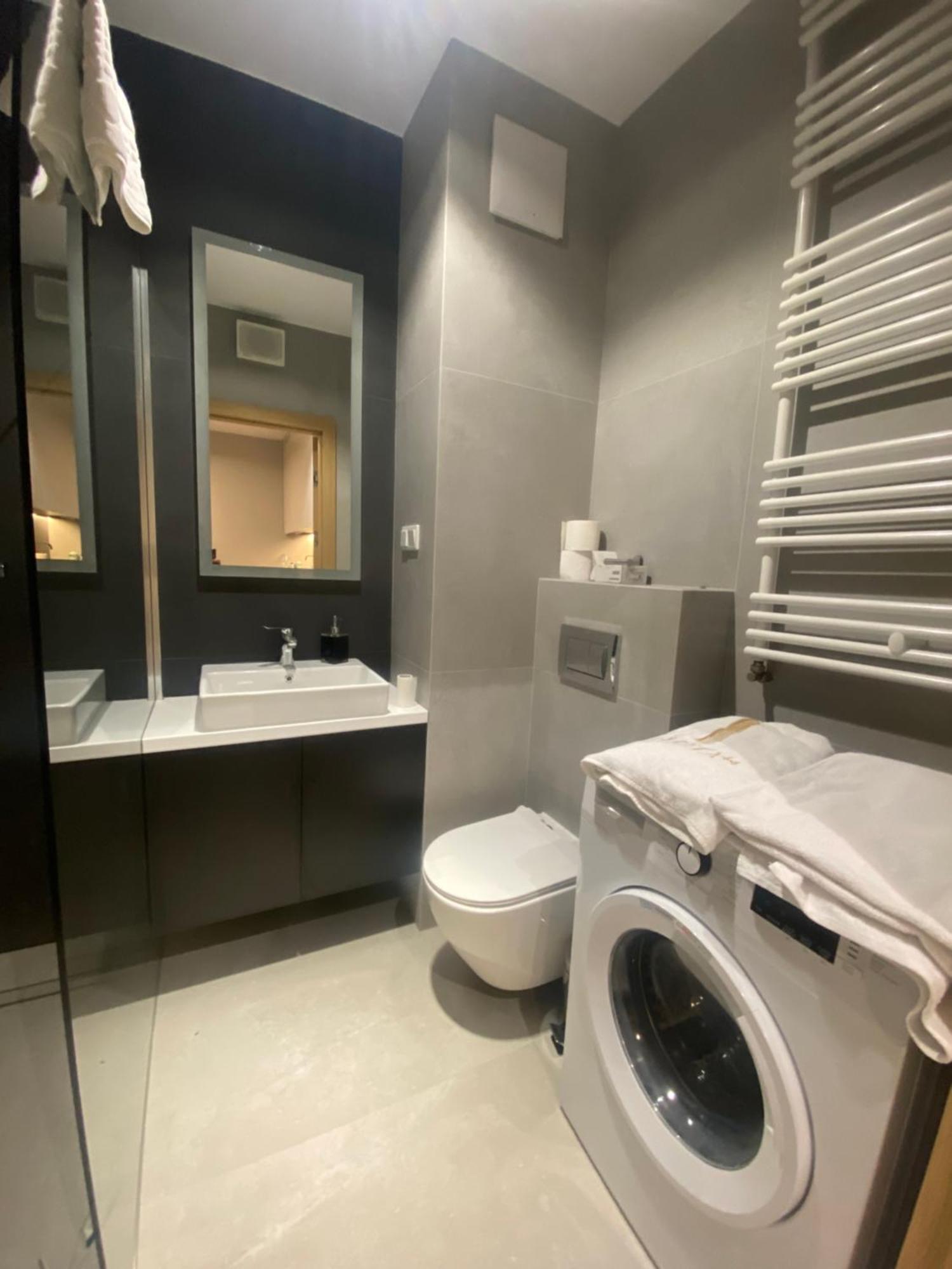 Wiktoryn 6 Piekne Nowe Apartamenty Z Duzymi Balkonami Varşova Dış mekan fotoğraf